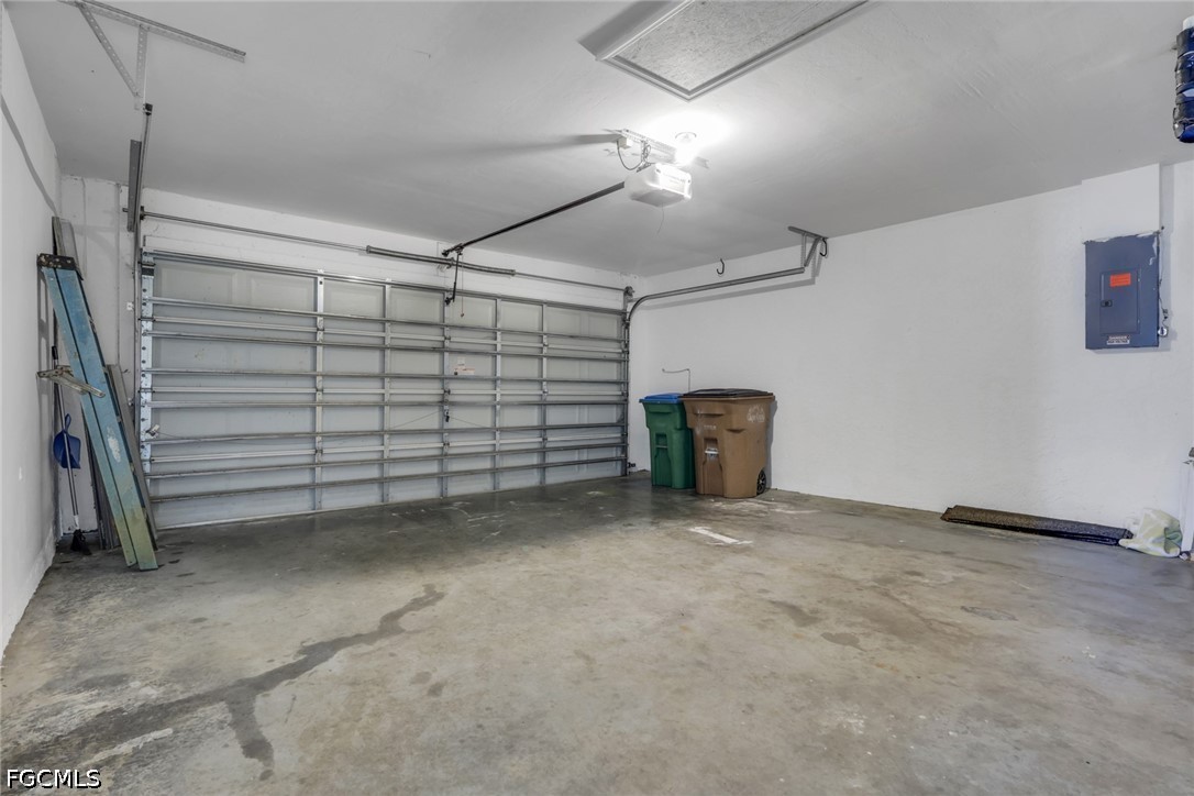 3 Bed SingleFamilyResidence for Sale in Cape Coral, photo 24
