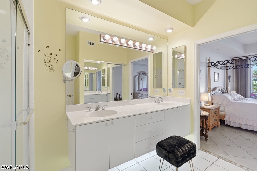 2 Bed Condominium for Sale in Naples, photo 24