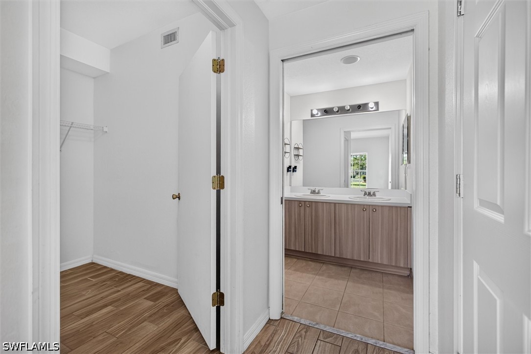 2 Bed Condominium for Sale in Fort Myers, photo 24