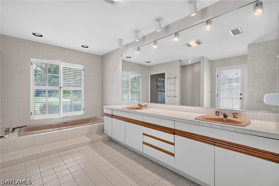 3 Bed Pool Home for Sale in Naples, photo 24