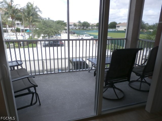 3 Bed Condominium for Sale in Royal Pointe, photo 24