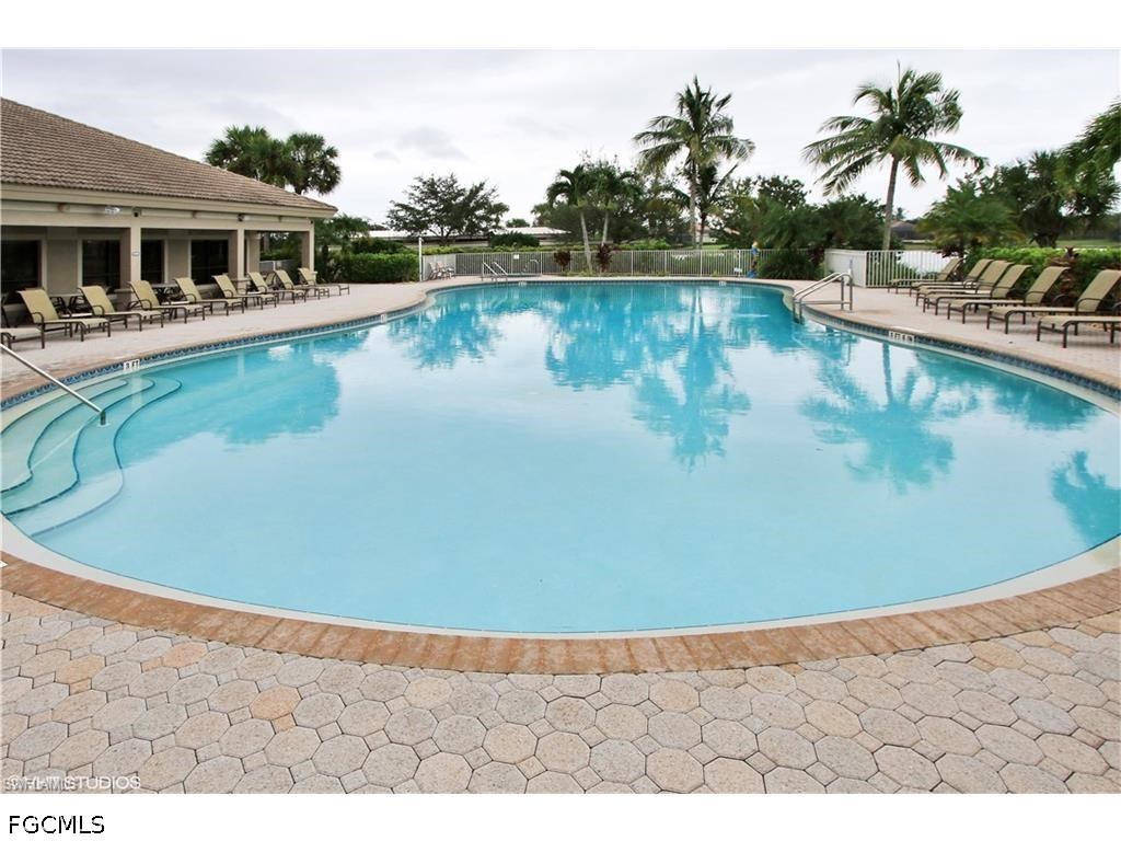 2 Bed Condominium for Sale in Crown Colony, photo 24