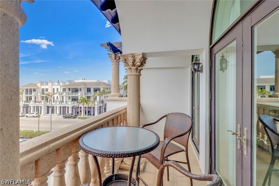 2 Bed Condominium for Sale in Olde Naples, photo 24