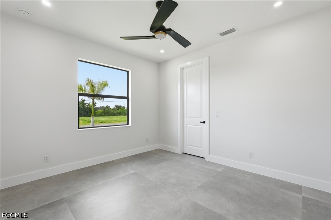 3 Bed SingleFamilyResidence for Sale in Cape Coral, photo 24