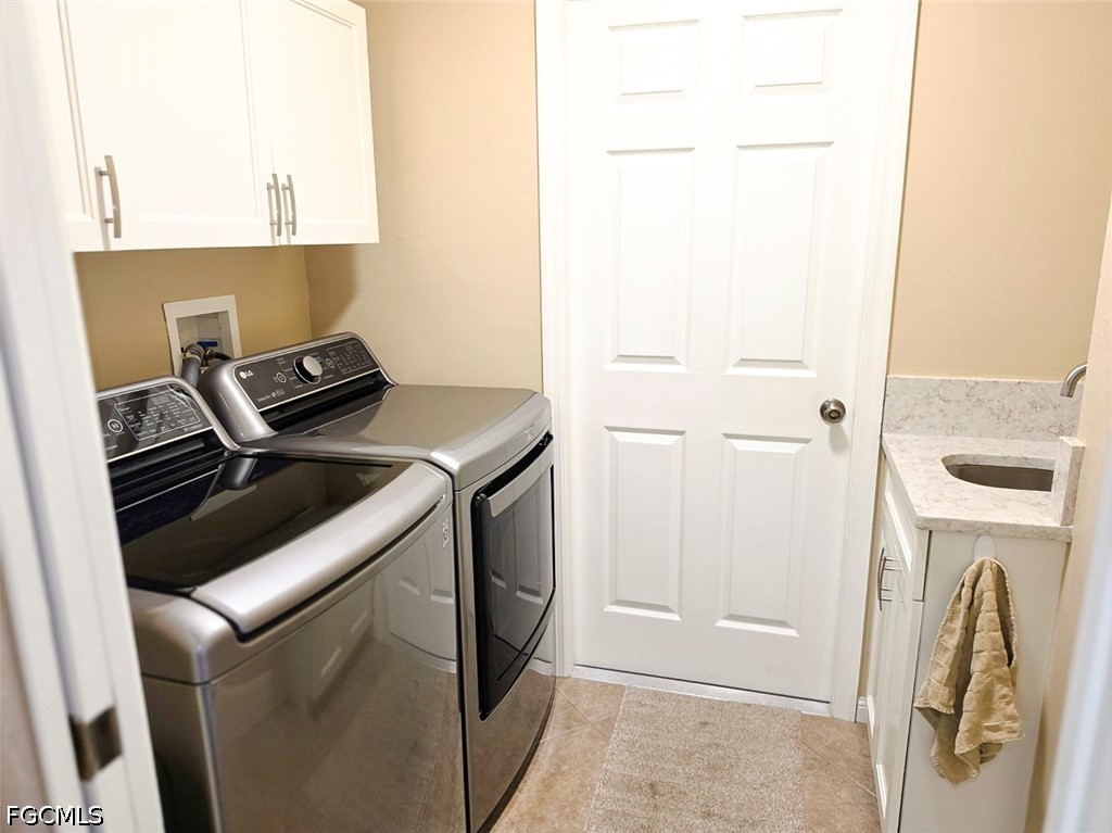 3 Bed Pool Home for Sale in Cape Coral, photo 24