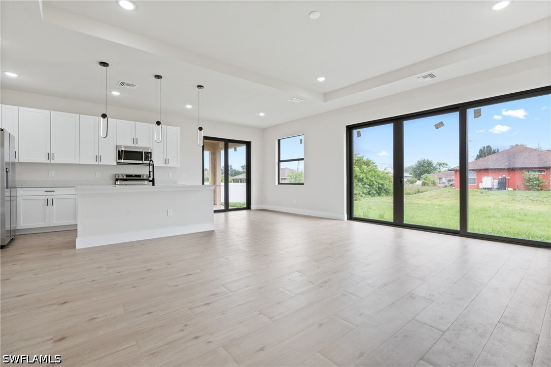 4 Bed SingleFamilyResidence for Sale in Lehigh Acres, photo 24
