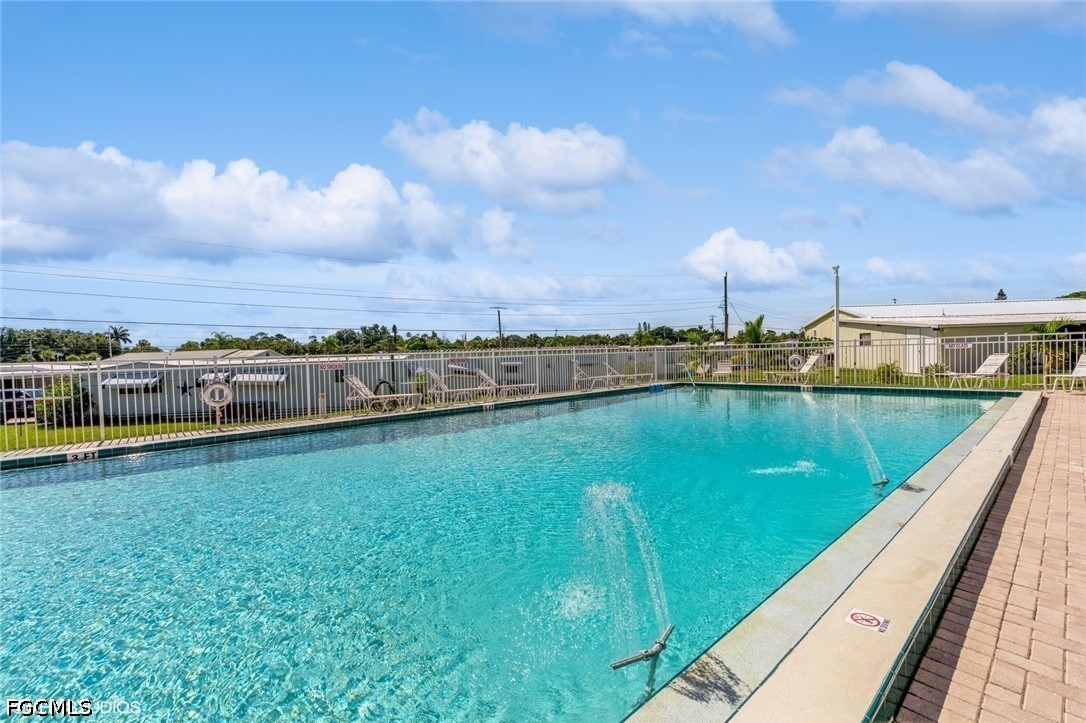 2 Bed ManufacturedHome for Sale in Fort Myers, photo 24