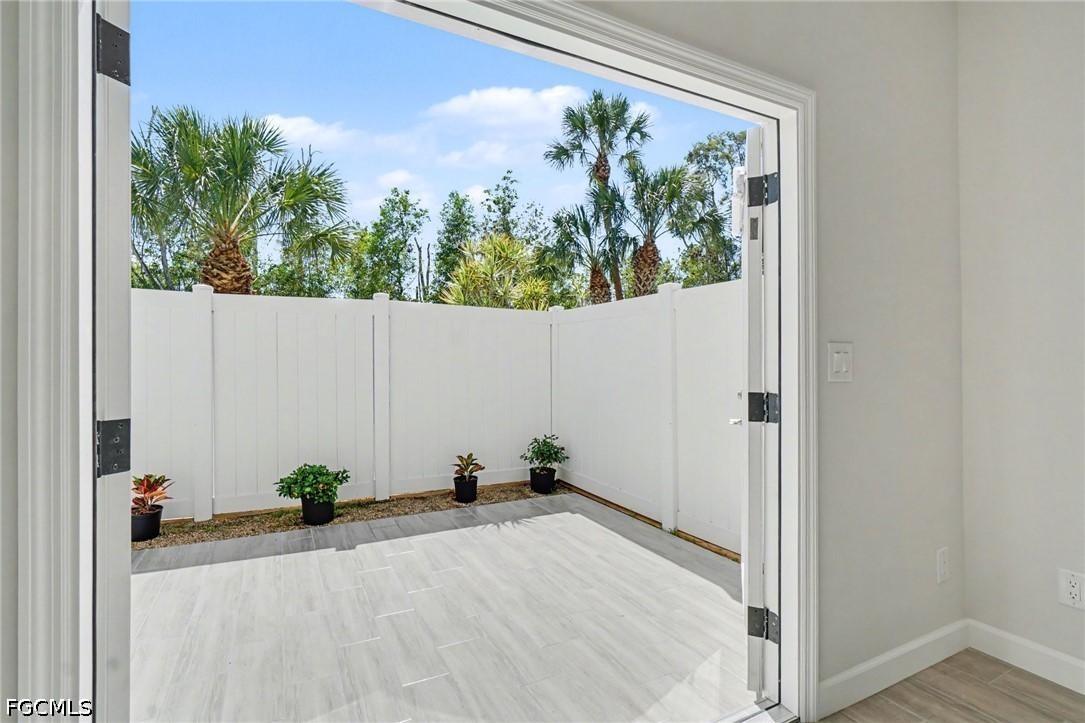 2 Bed Waterfront Home for Sale in Fort Myers, photo 24