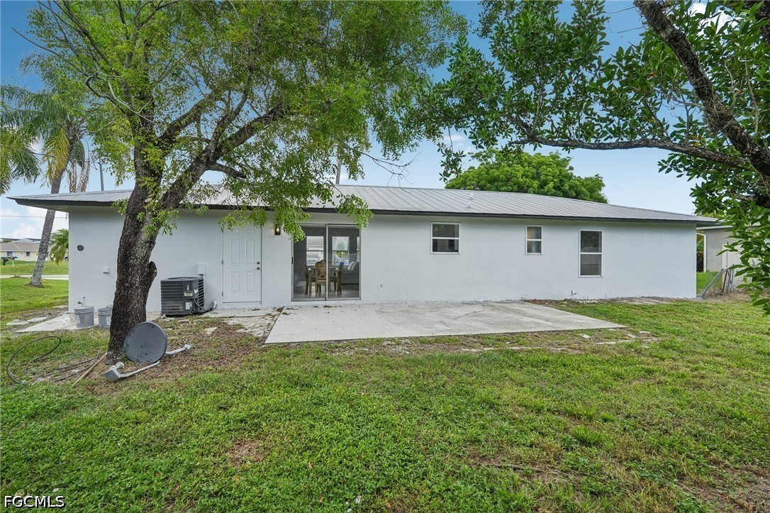 3 Bed SingleFamilyResidence for Sale in Cape Coral, photo 24