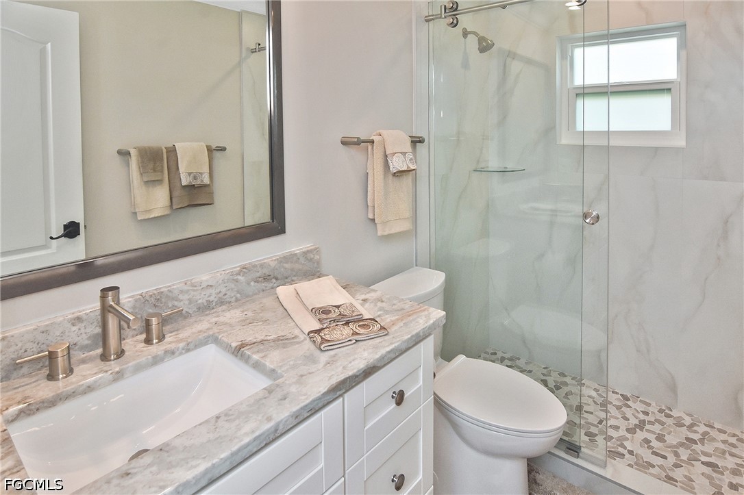 2 Bed Waterfront Home for Sale in Lakemont, photo 24