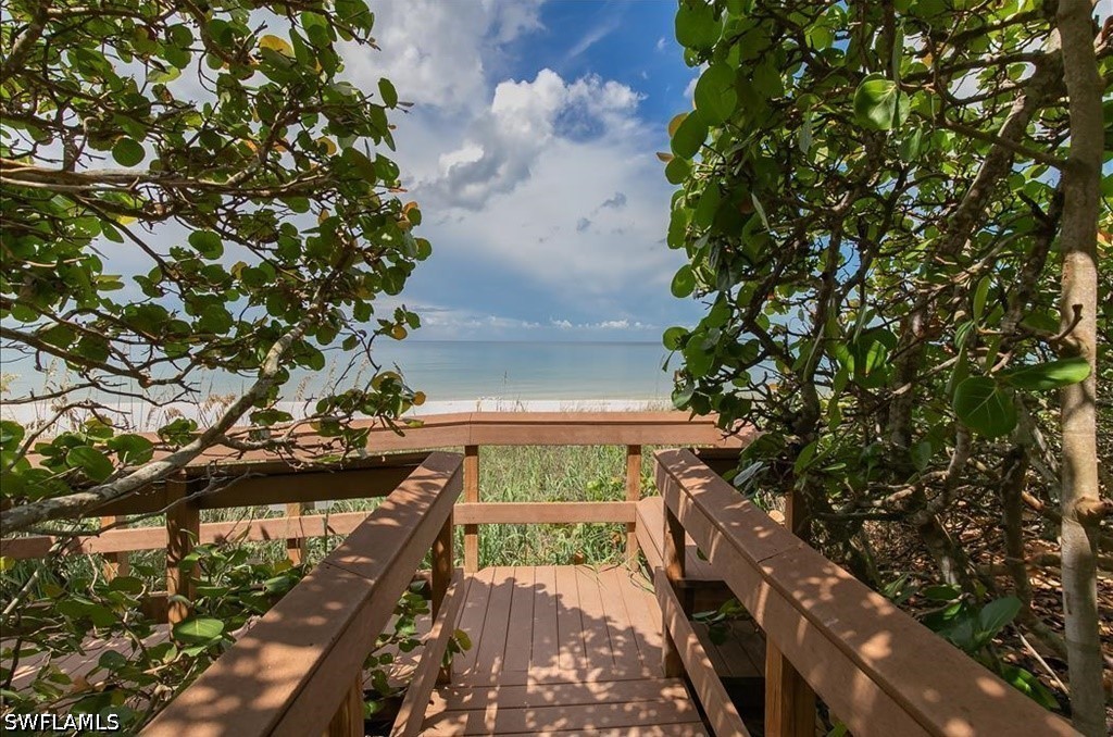 2 Bed Waterfront Home for Sale in Naples, photo 24