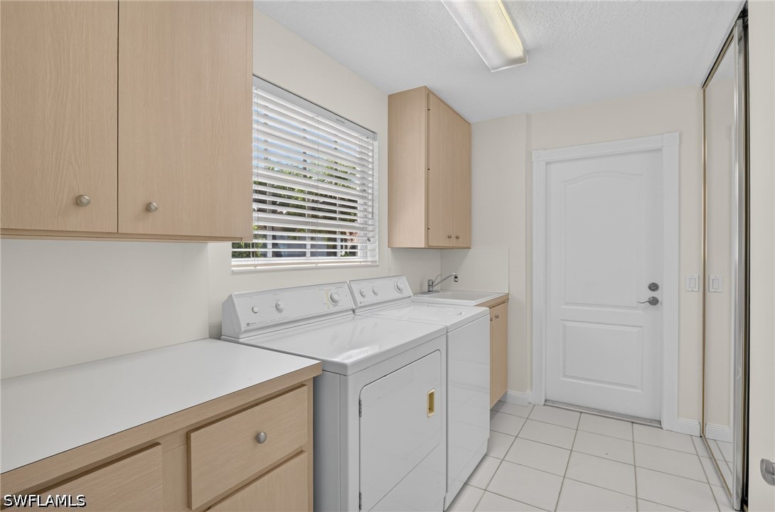 2 Bed Waterfront Home for Sale in Village Walk, photo 24