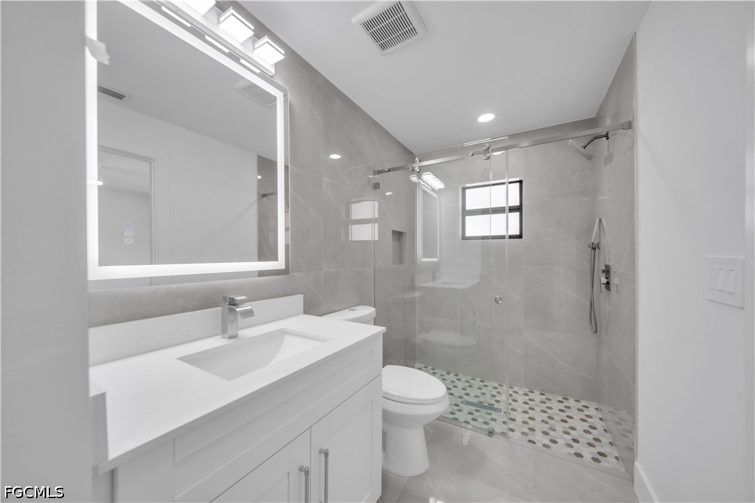 6 Bed Duplex for Sale in Lehigh Estates, photo 24