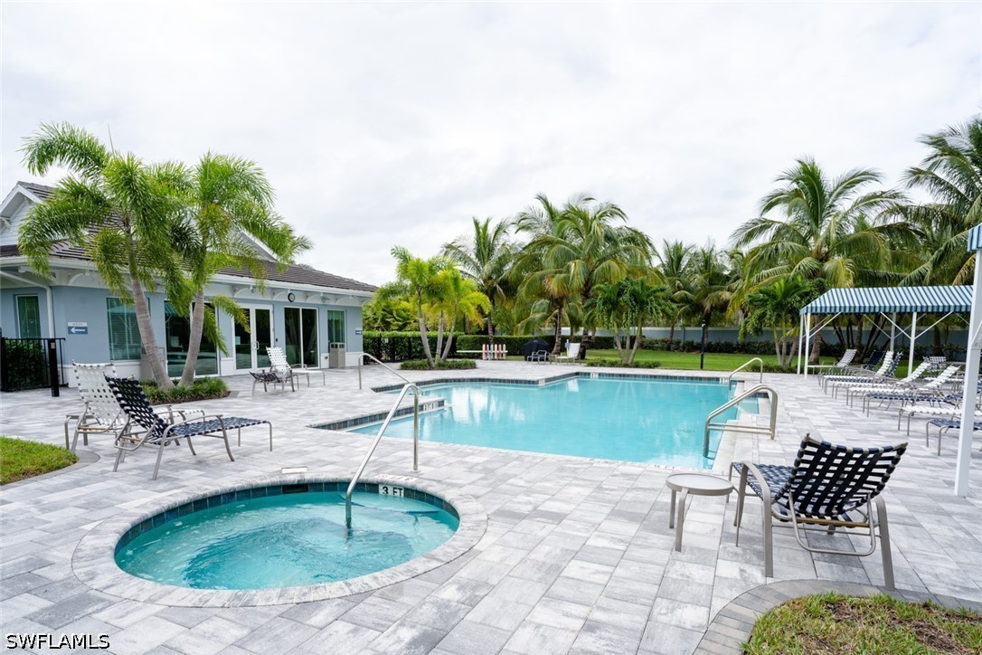2 Bed Attached for Sale in Naples, photo 24