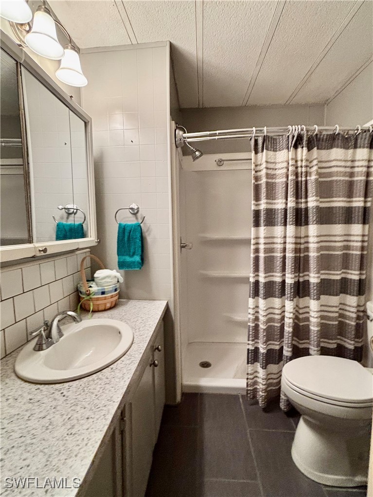 2 Bed ManufacturedHome for Sale in North Fort Myers, FL — photo 25