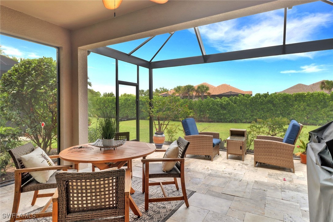 2 Bed Attached for Sale in Naples, photo 25