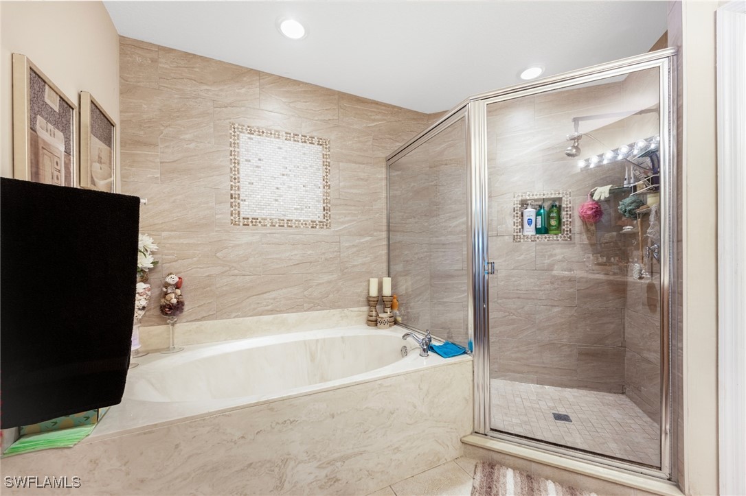 3 Bed Townhouse for Sale in Colonnade At Forum, FL, $299,000 — photo 25