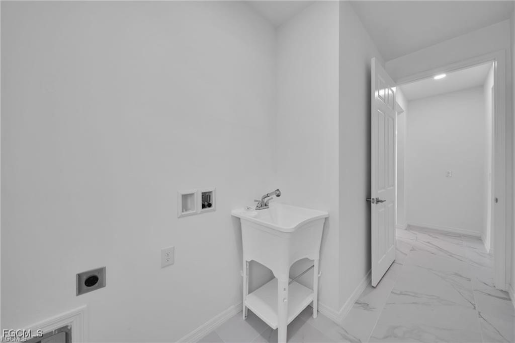 3 Bed SingleFamilyResidence for Sale in Lehigh Acres, photo 25