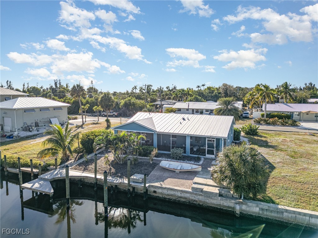2 Bed Waterfront Home for Sale in Bokeelia, photo 25