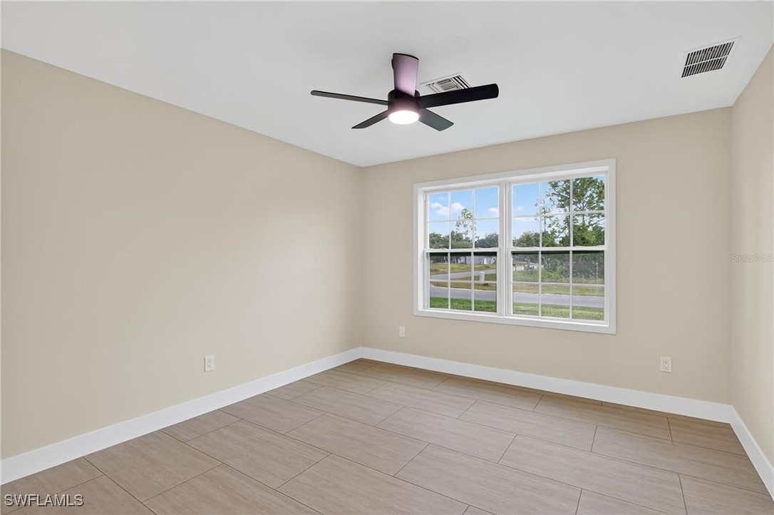 3 Bed SingleFamilyResidence for Sale in Lehigh Acres, photo 25