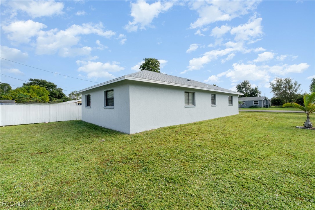 3 Bed SingleFamilyResidence for Sale in Fort Myers, photo 25