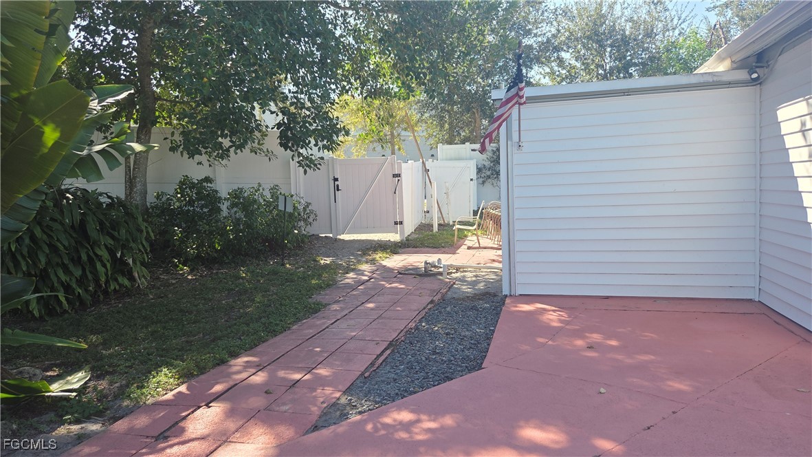 2 Bed Waterfront Home for Sale in Tropic Terrace, photo 25