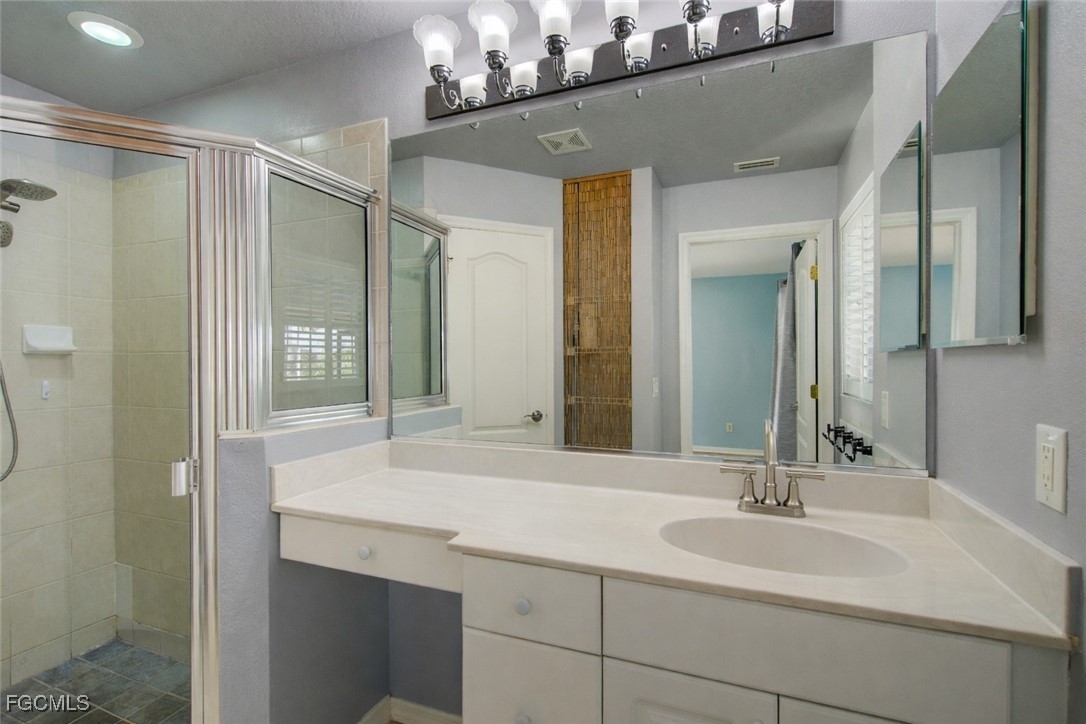 3 Bed Pool Home for Sale in Cape Coral, photo 25