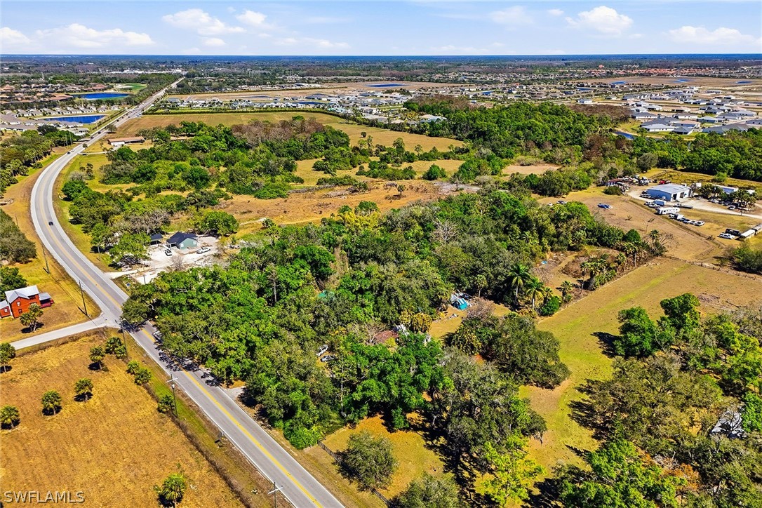 2 Bed SingleFamilyResidence for Sale in Buckingham, FL — photo 25