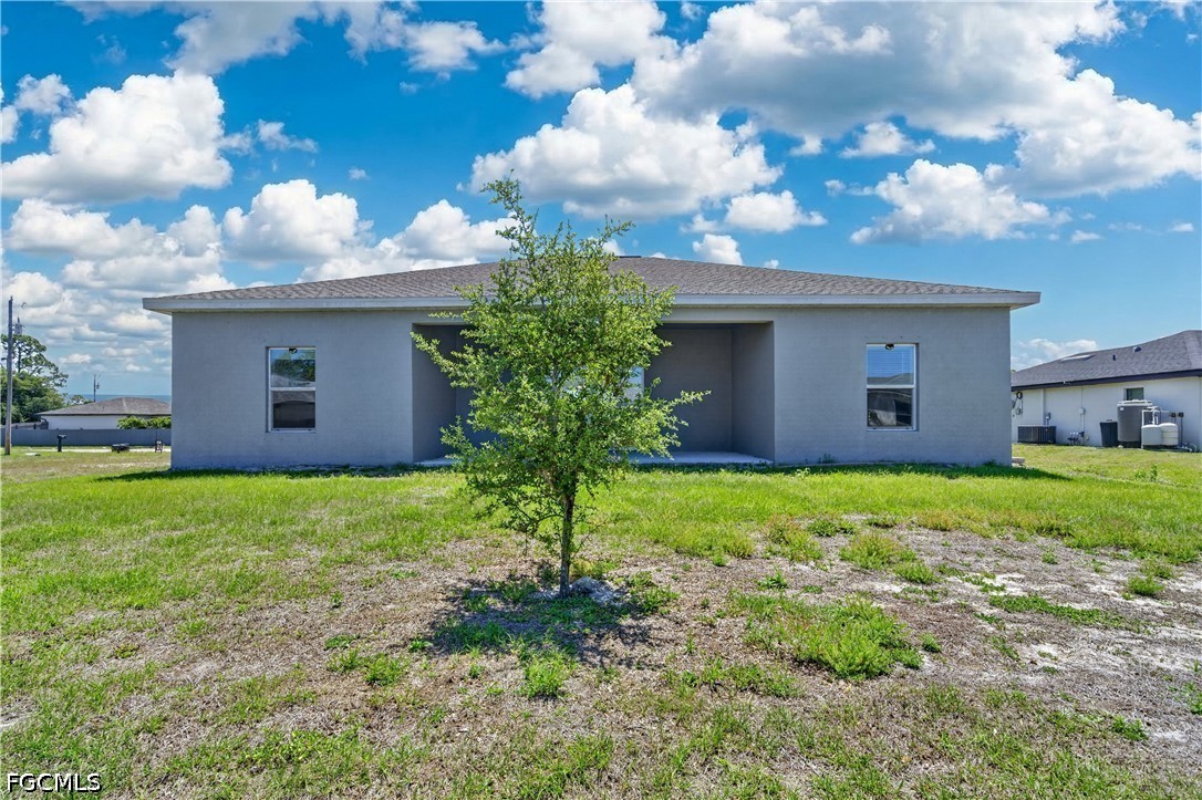 3 Bed SingleFamilyResidence for Sale in Cape Coral, photo 25