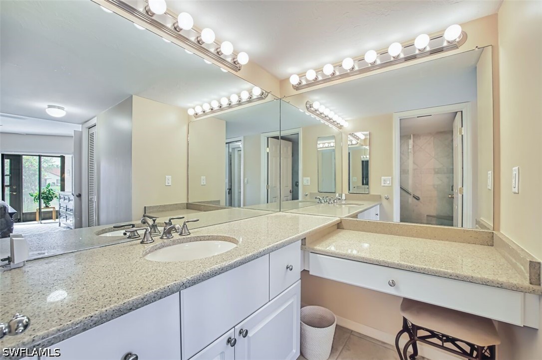 2 Bed Waterfront Home for Sale in Fort Myers, photo 25