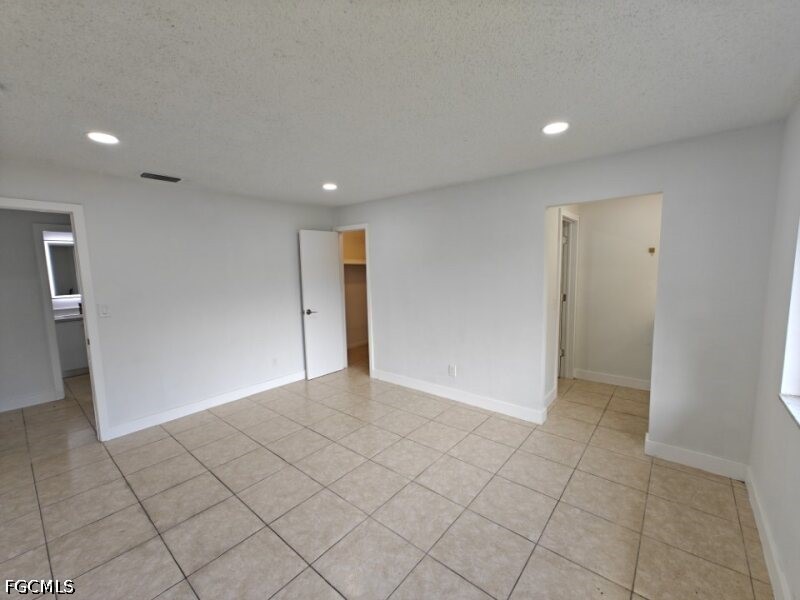 2 Bed SingleFamilyResidence for Sale in Cape Coral, photo 25