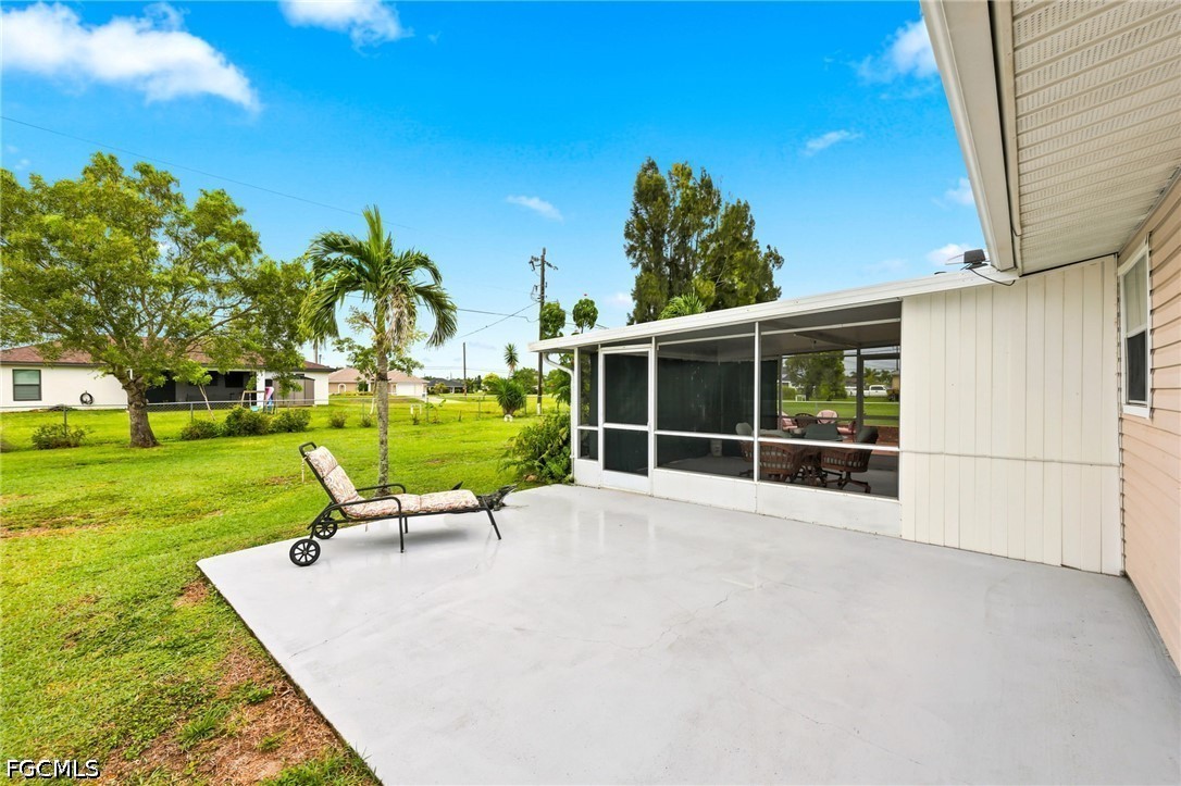 3 Bed SingleFamilyResidence for Sale in Cape Coral, photo 25