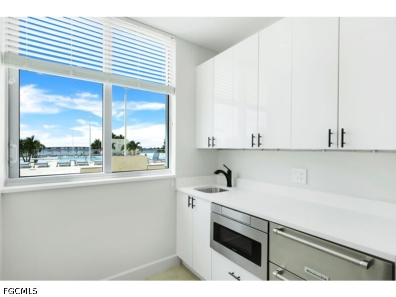 2 Bed Waterfront Home for Sale in Oasis, photo 25