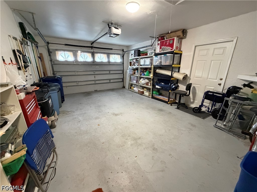 2 Bed SingleFamilyResidence for Sale in North Fort Myers, photo 25