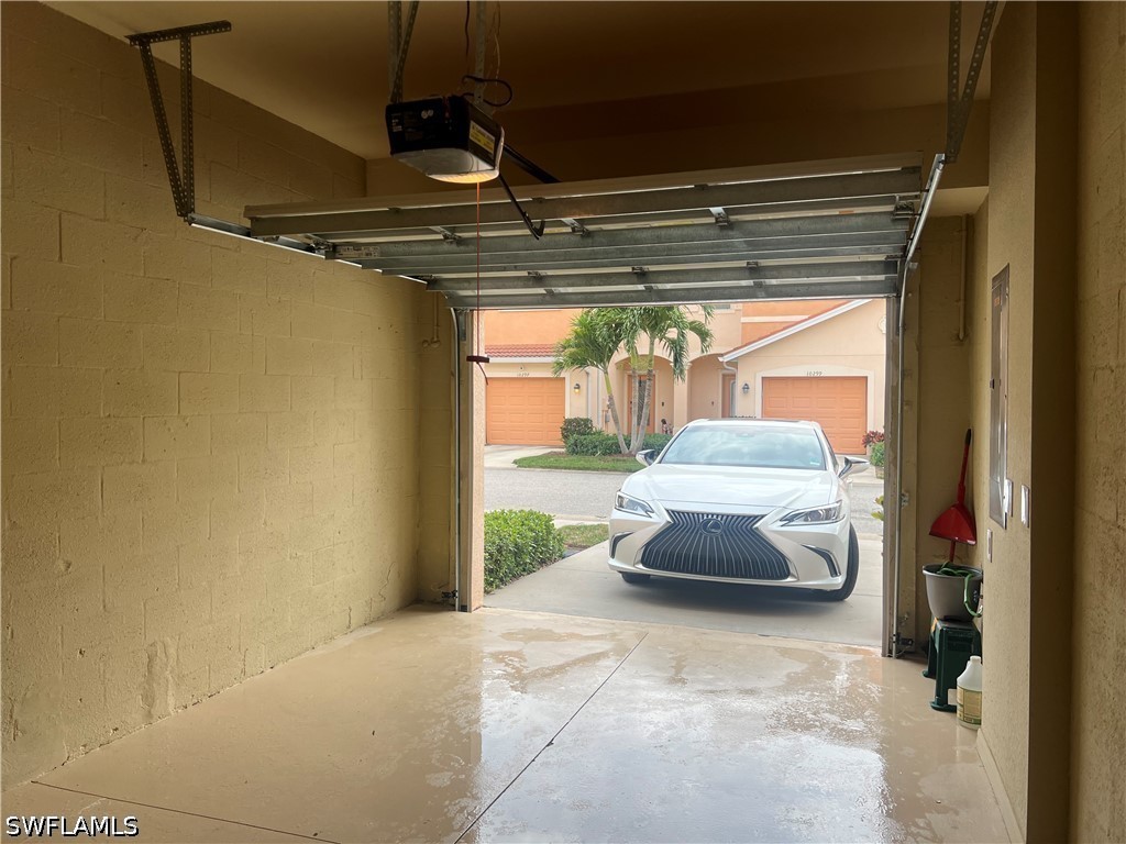 3 Bed Townhouse for Sale in Marbella On Cypress, FL, $2,000 — photo 25