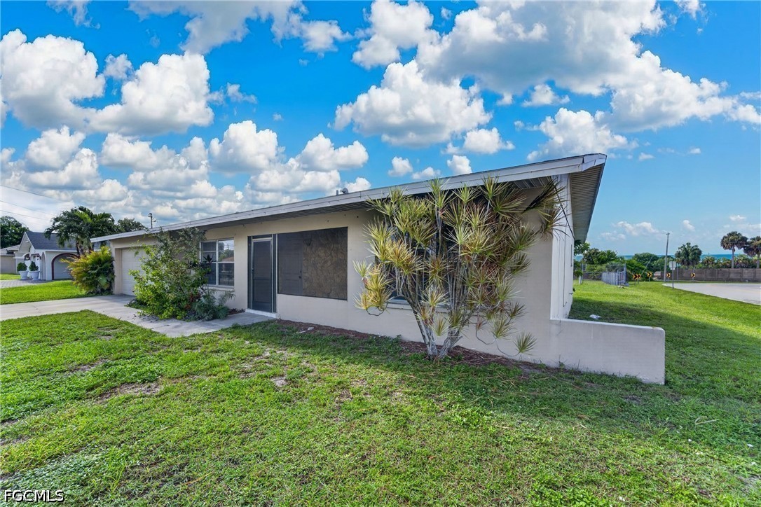 2 Bed Waterfront Home for Sale in Cape Coral, photo 25