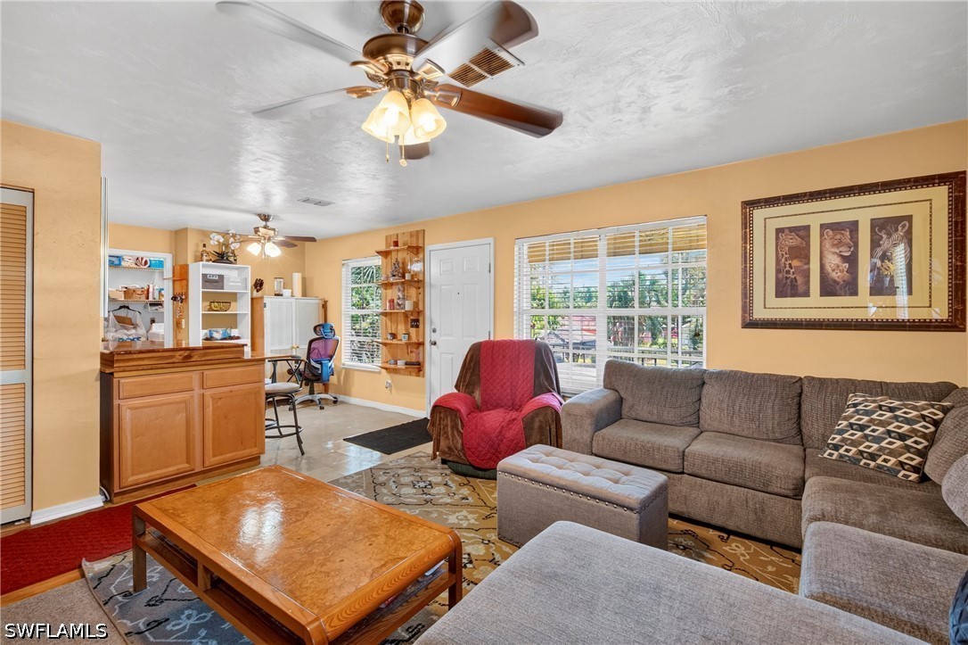 3 Bed SingleFamilyResidence for Sale in Heitmans, FL — photo 25
