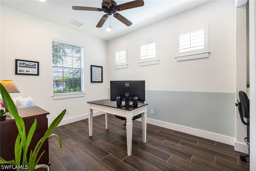 5 Bed SingleFamilyResidence for Sale in Kelly Plaza, FL — photo 25