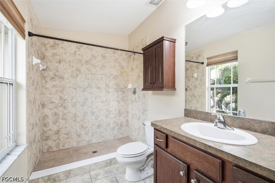 3 Bed Waterfront Home for Sale in Palm Harbor, FL, $388,000 — photo 25