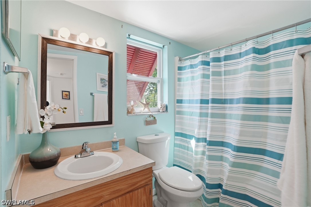 2 Bed SingleFamilyResidence for Sale in Gulf Heights, FL — photo 25