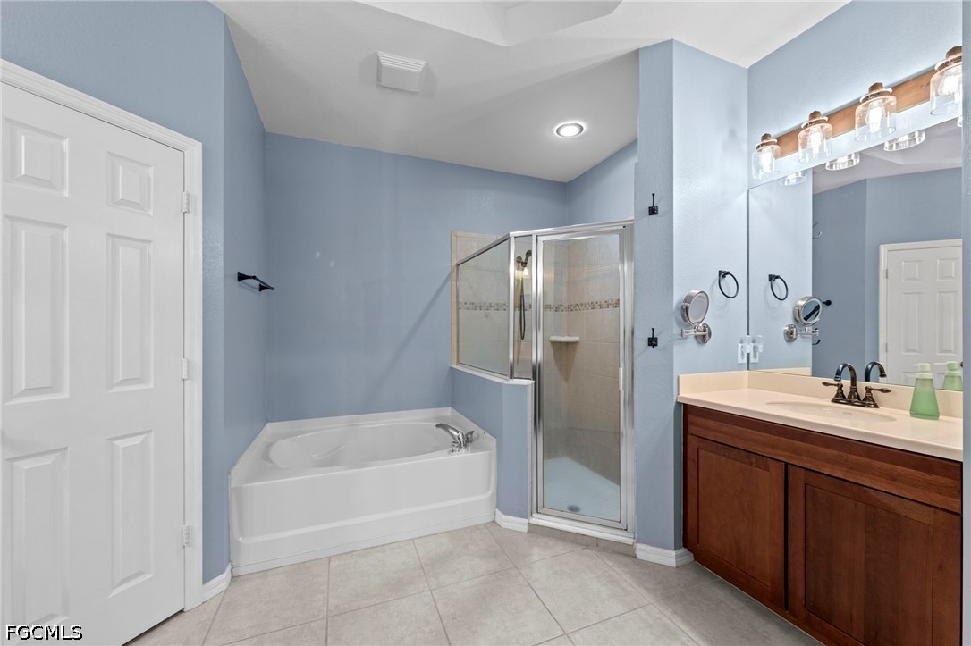 3 Bed SingleFamilyResidence for Sale in Cypress Cay, photo 25
