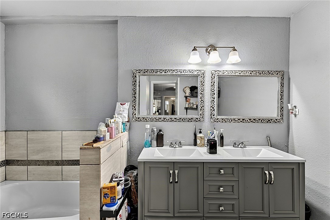 4 Bed SingleFamilyResidence for Sale in Rainbow Groves, photo 25