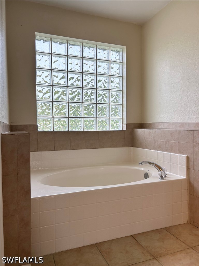 3 Bed SingleFamilyResidence for Sale in Buckingham, FL — photo 25