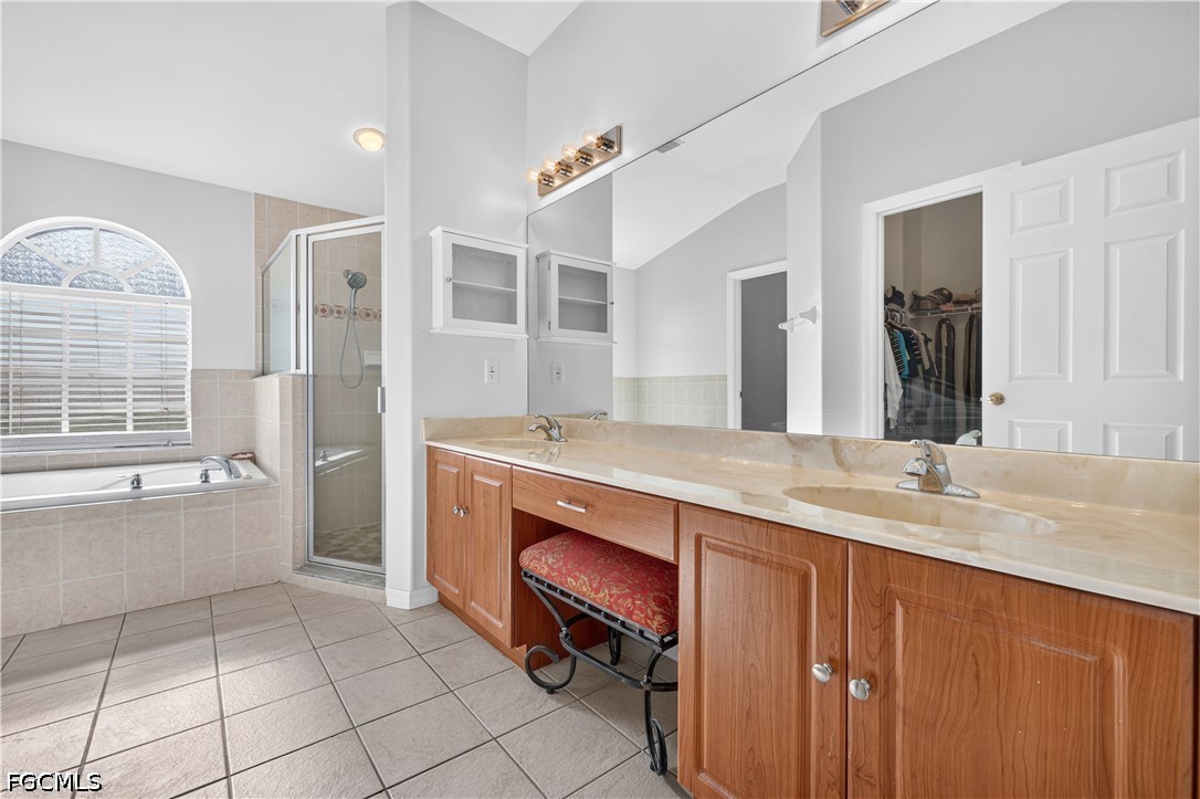 3 Bed Pool Home for Sale in Cape Coral, photo 25