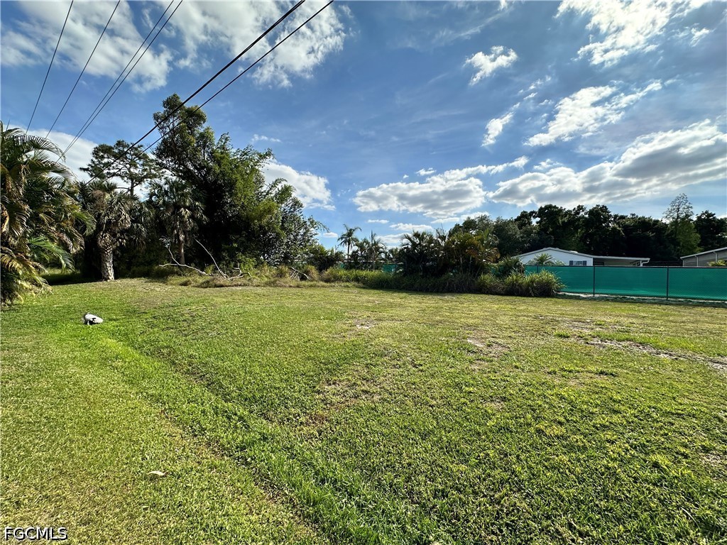 2 Bed ManufacturedHome for Sale in Mobile Manor, FL, $1,200 — photo 25
