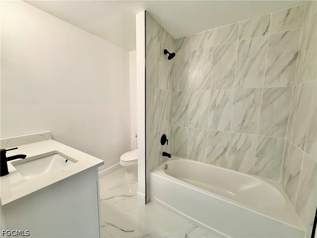 3 Bed SingleFamilyResidence for Sale in Lehigh Acres, photo 25