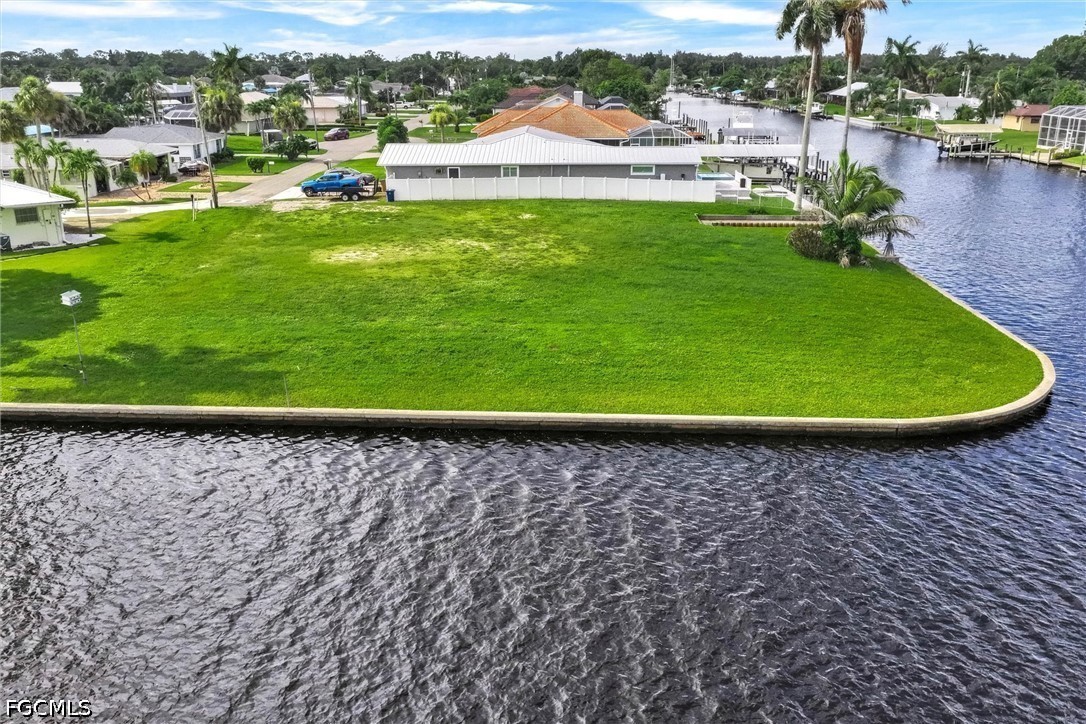 Waterfront Home for Sale in Fort Myers Shores, photo 25
