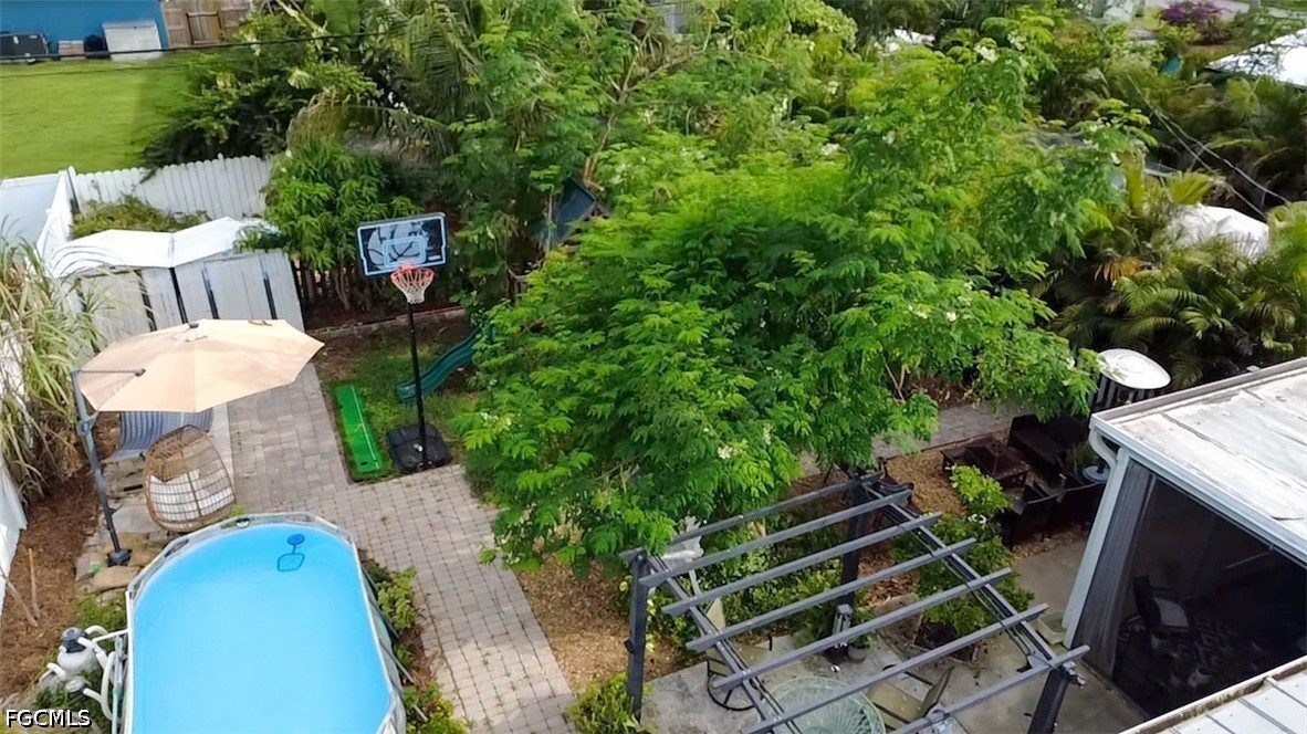4 Bed Pool Home for Sale in Granada Terrace, photo 25