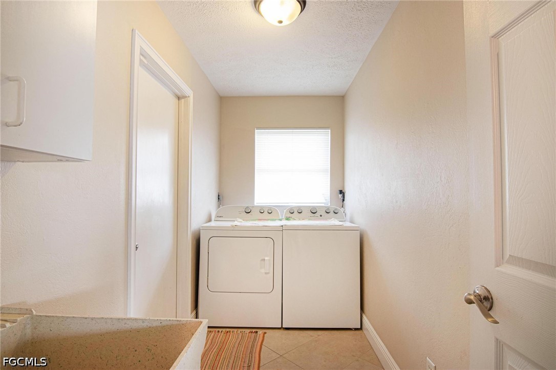 3 Bed Pool Home for Sale in Cape Coral, photo 25