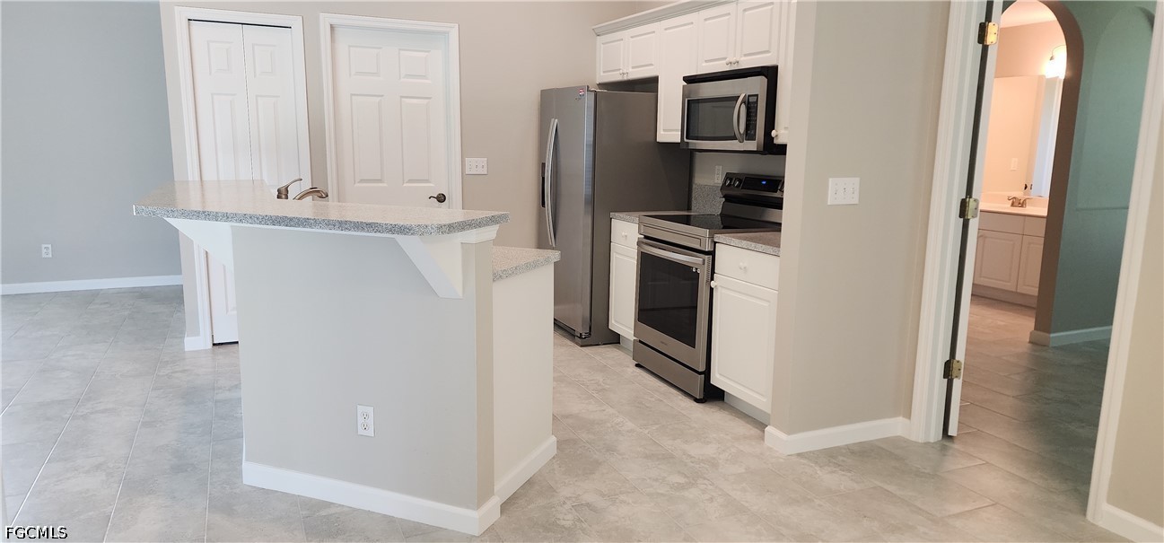 3 Bed SingleFamilyResidence for Sale in Cape Coral, photo 25